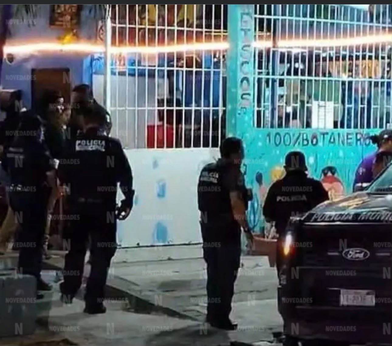 Movilización de autoridades tras ataque a balazos en una coctelería de la supermanzana 228 de Cancún.