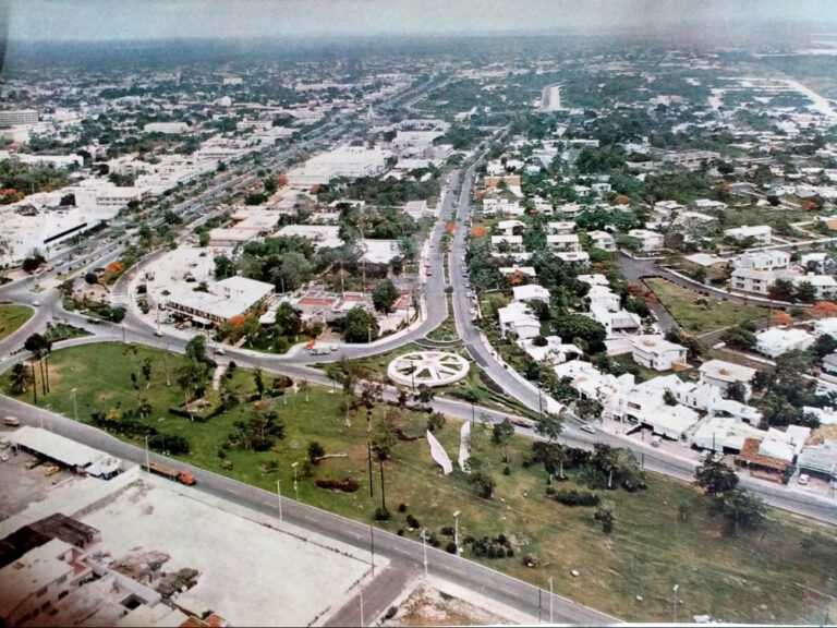 Expansión urbana de Cancún ante la proyección de 400 mil habitantes adicionales hacia 2050.